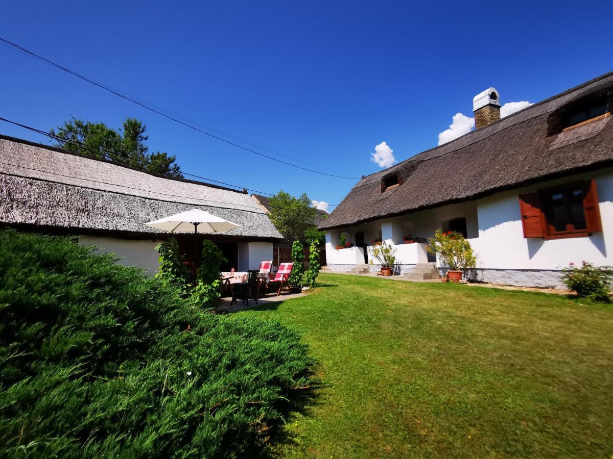פלוזנק Country House Balaton מראה חיצוני תמונה