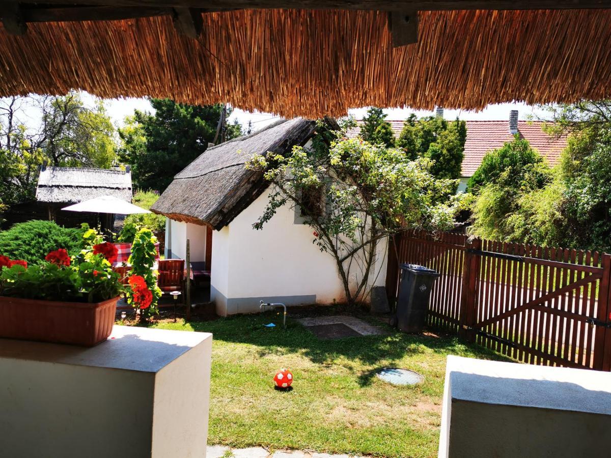 פלוזנק Country House Balaton מראה חיצוני תמונה