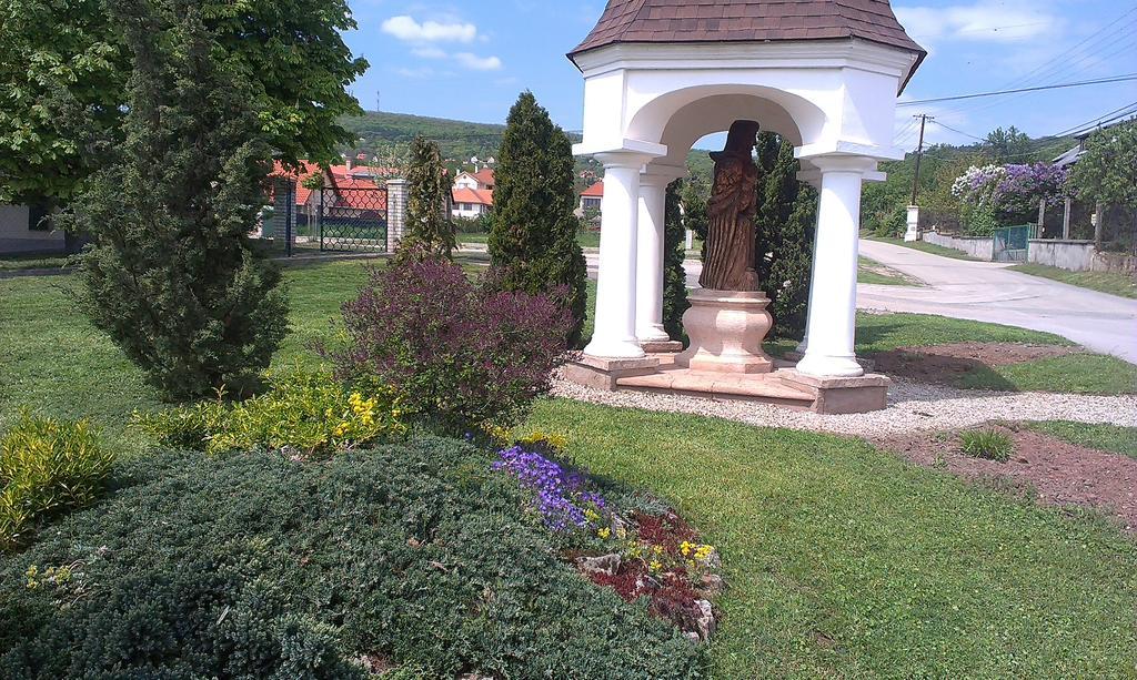 פלוזנק Country House Balaton מראה חיצוני תמונה