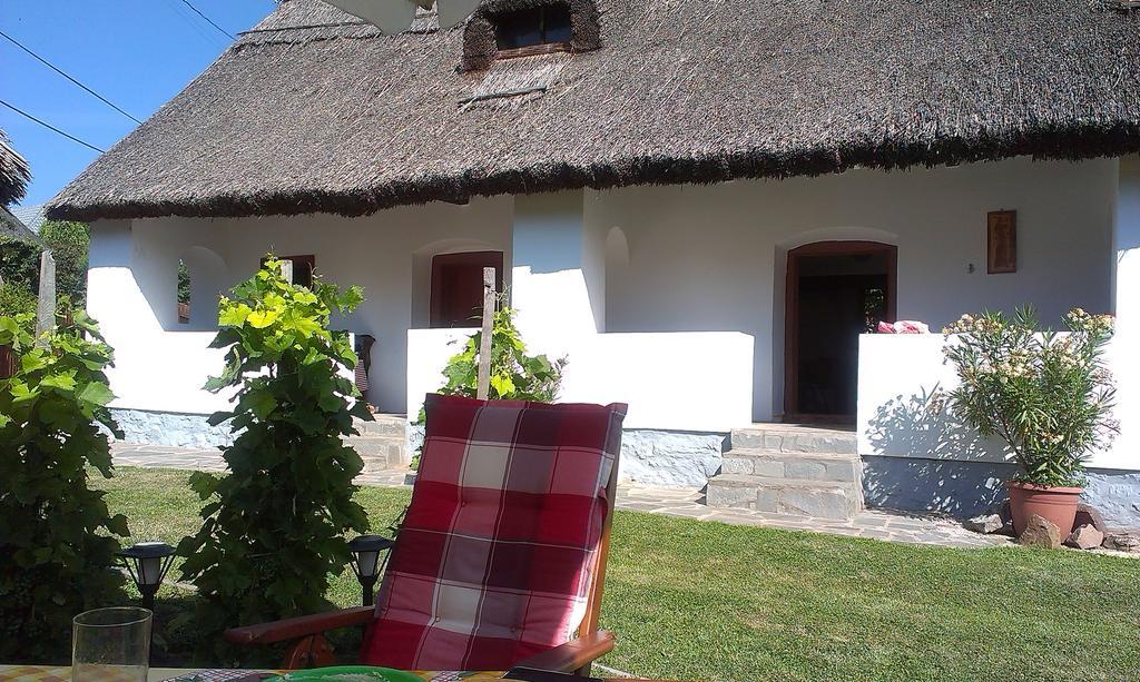פלוזנק Country House Balaton מראה חיצוני תמונה