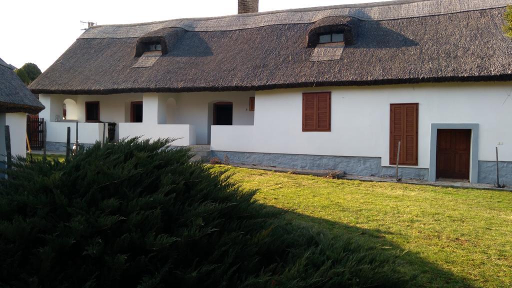 פלוזנק Country House Balaton מראה חיצוני תמונה