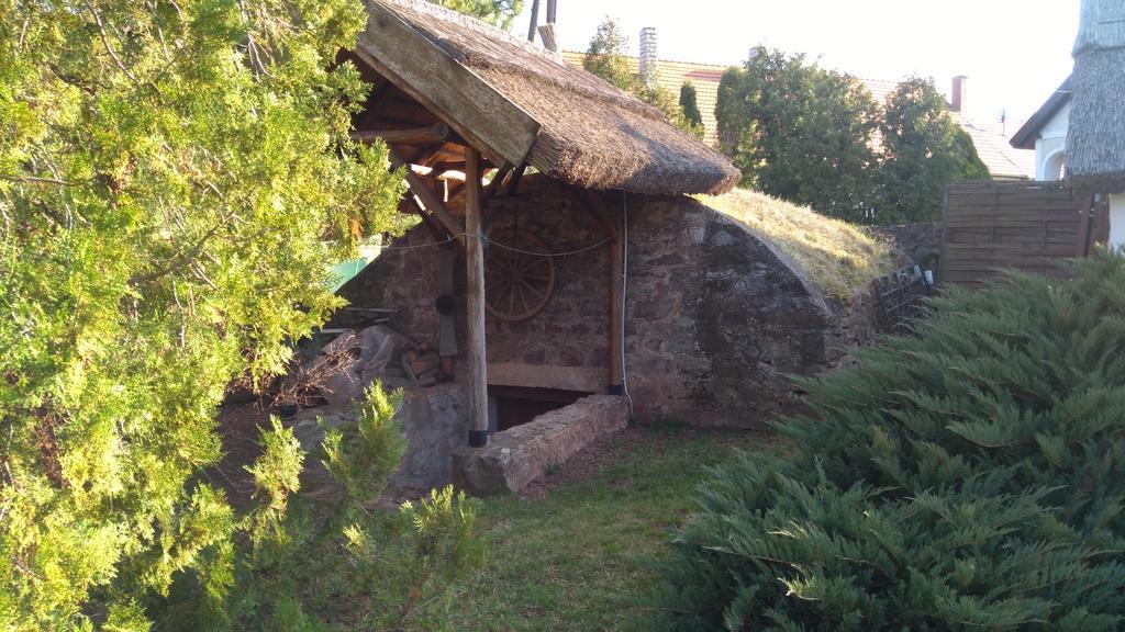 פלוזנק Country House Balaton מראה חיצוני תמונה